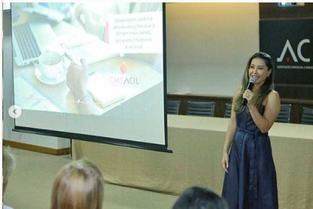 Luciana Saito Massa convidada especial da ACIL