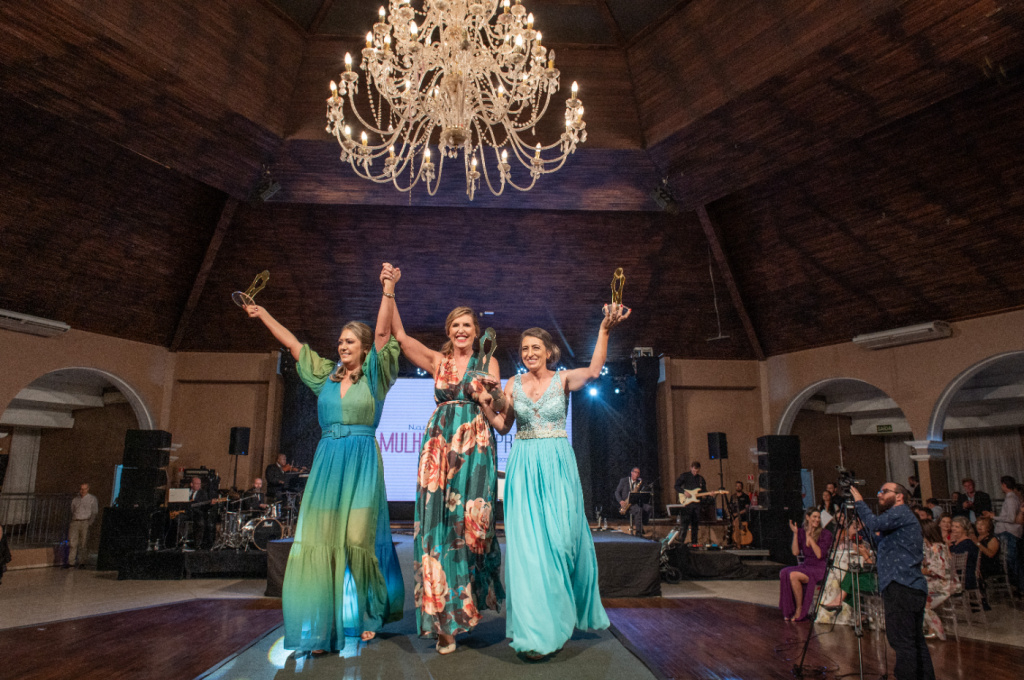 Empresárias recebem Moção Honrosa promovida pelo Núcleo da Mulher Empresária de Beltrão